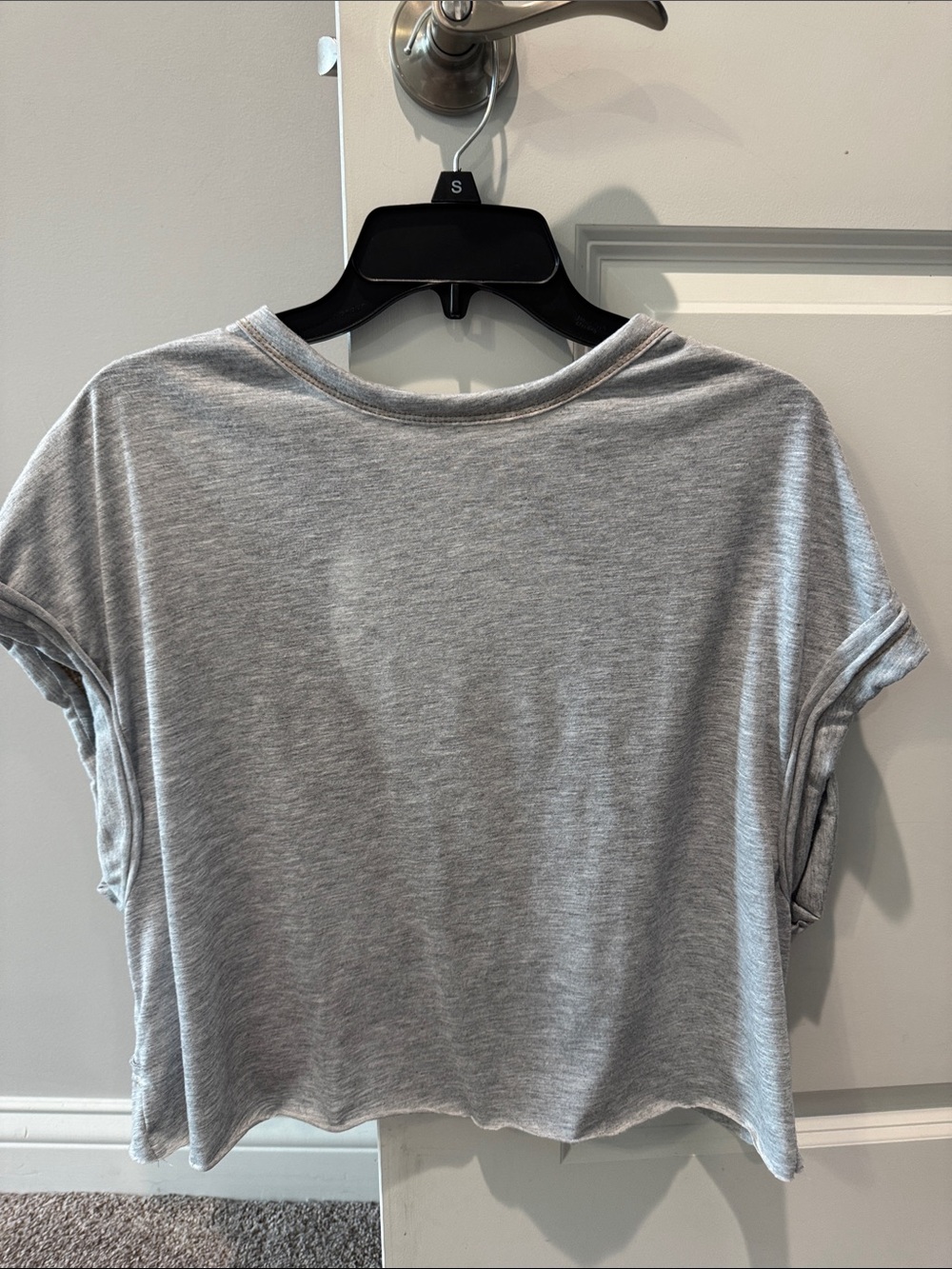 Everyday Relaxed Crop Tee - Gray. Size xsmall